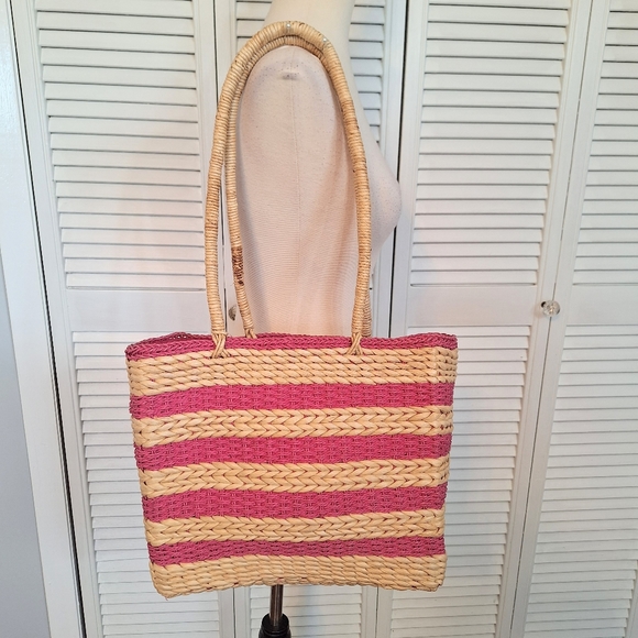 unbranded Handbags - Xl pink stripe straw purse shoulder bag